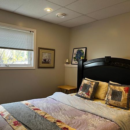Citadel Cozy Quilt Private Bedroom YYC Dış mekan fotoğraf