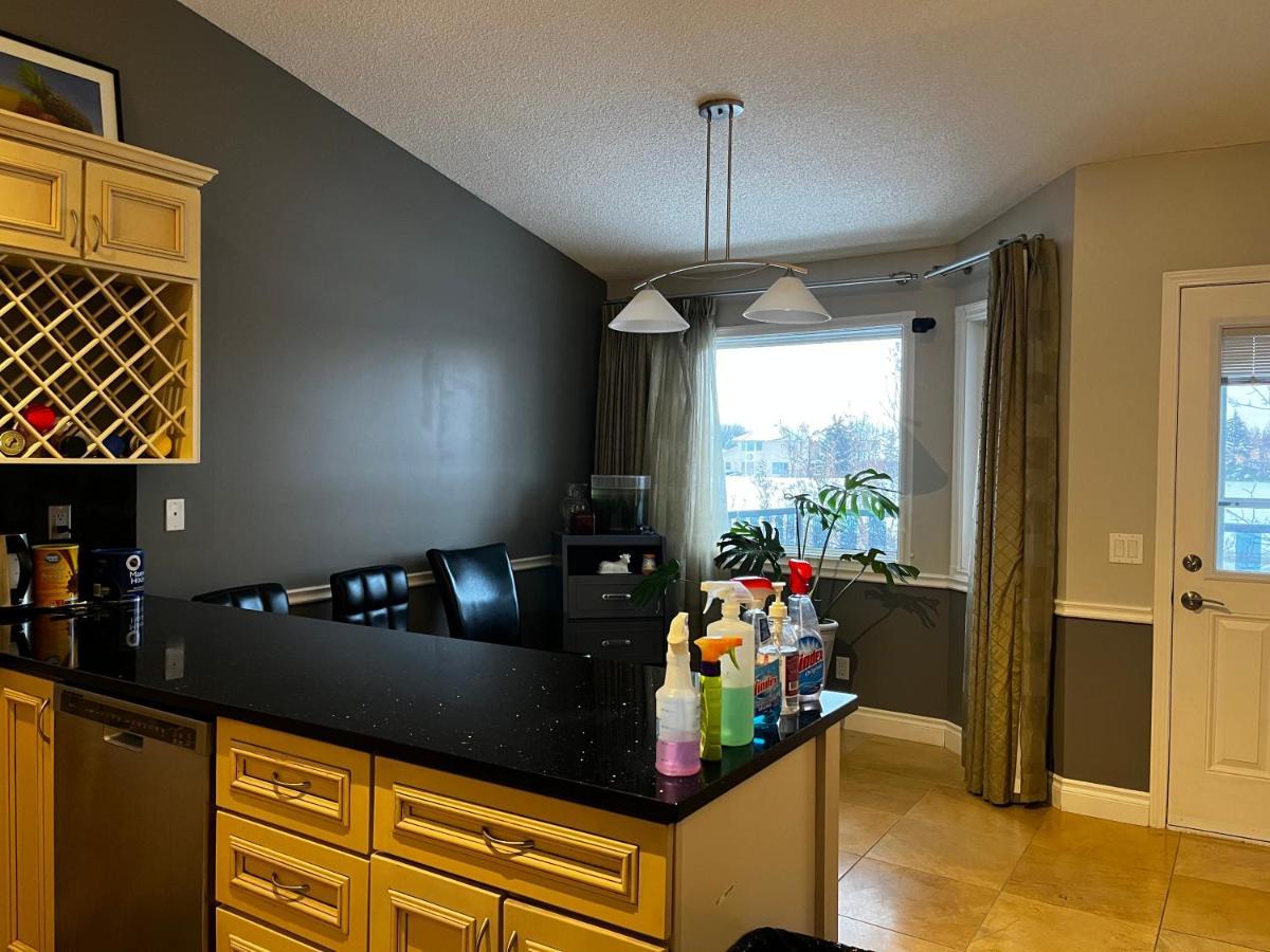 Citadel Cozy Quilt Private Bedroom YYC Dış mekan fotoğraf